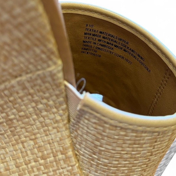 A New Day Tan Platform Sandals - Picture 7 of 7